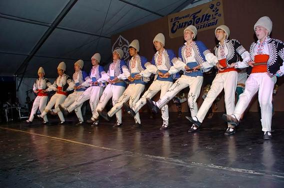 Editiepajot_affligem_folklorefeest_knipoog_groep_severnyache_bulgaria_foto_jacky_delcour