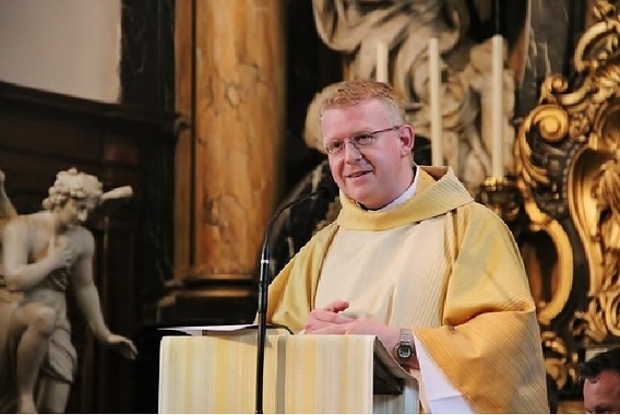 BEVER / GALMAARDEN – Aanstelling van pastoor Andy Penne in Holsbeek op ... - Editiepajot