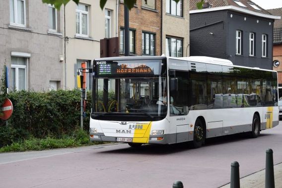 Opname Wie helpen Editiepajot : BEERSEL Beerselse jongeren genieten 50% korting op  busabonnement van De Lijn