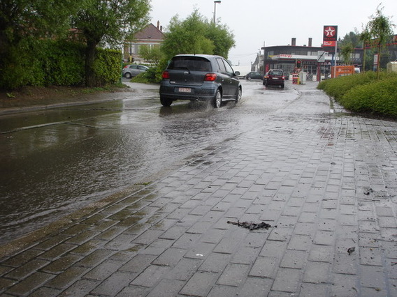 Editiepajot_ternat_kerkstraat_onder_water_foto_ludo_van_der_cammen