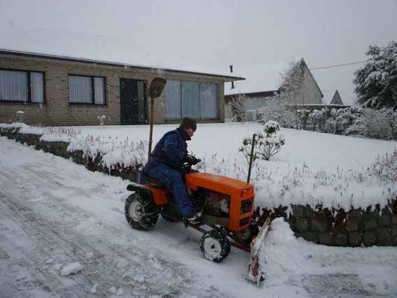 Editiepajot_roosdaal_sneeuwruimen_03_tom_vierendeels