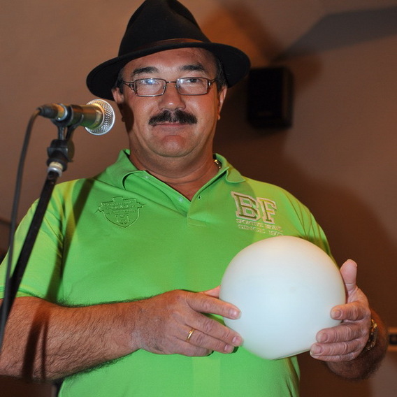 Editiepajot_gooik_victor_pillet_assistent_gina_niels_foto_marcel_brisaert