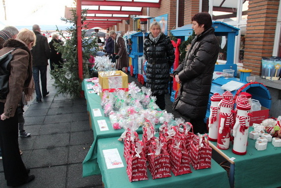 Editiepajot_liedekerke_dolfijne_kerstmarkt_17_december_2011_foto_jacky_delcour