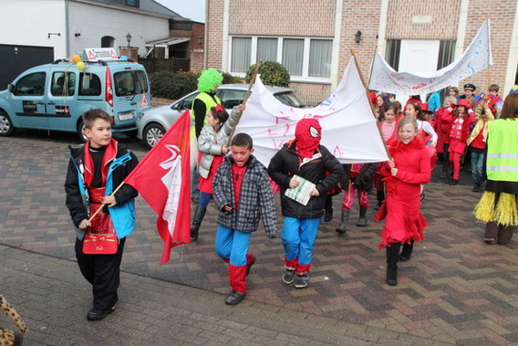 Editiepajot_roosdaal_carnavalstoet_imi_foto_jacky_delcour