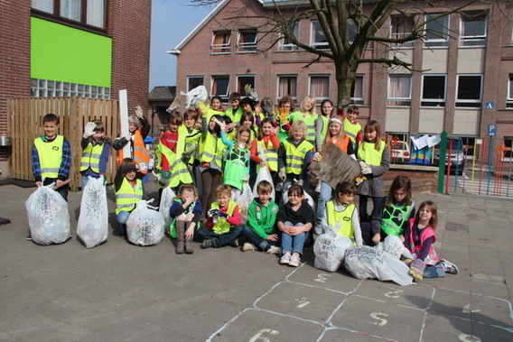 Editiepajot_roosdaal_zwerfvuilactie_imi_maart_2012_foto_jacky_delcour