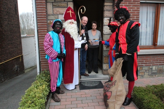 Editiepajot_roosdaal_sinterklaas_in_de_gasthuisstraat_foto_jacky_delcour