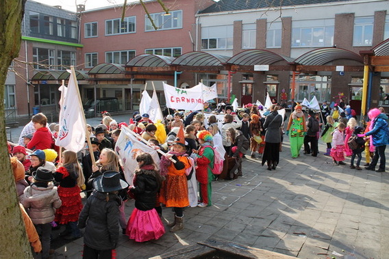 Editiepajot_roosdaal_carnavalstoet_imi_foto_ingezonden__3_