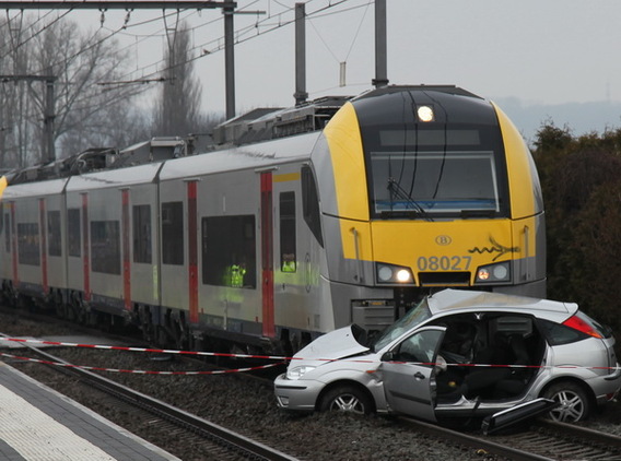 Editiepajot_galmaarden_ongeval_auto_met_trein_tollembeek_foto_marc_colpaert