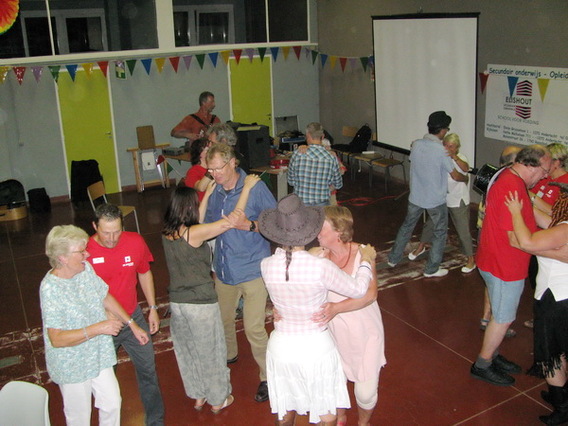 Editiepajot_roosdaal_buurtfeest_gasthuisstraat_foto_ingezonden__1_