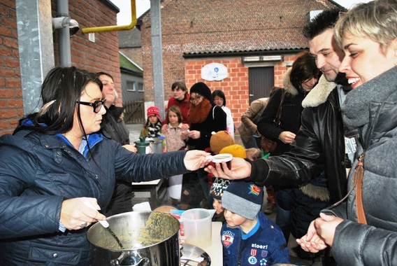 Editiepajot_roosdaal_triangel_soep_filippijnen_foto_jacky_delcour