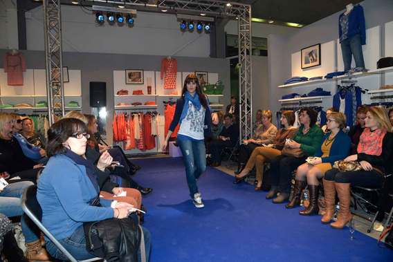 Editiepajot_sint-pieters-leeuw_modeshow_foto_3_elsie_de_greef