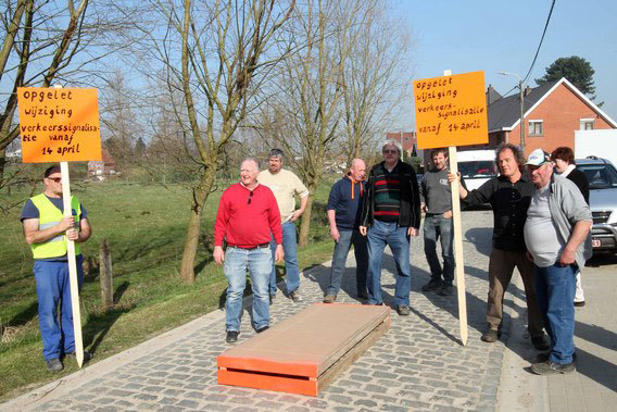 Editiepajot-leeuw-protest-vlezenbeek-14032014