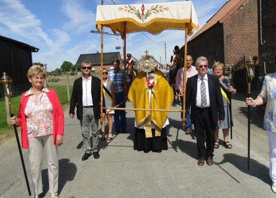 Processie_herfelingen_juni_2014__19_