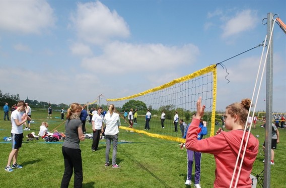 Editiepajot_ingezonde_2015-03-12_grasvolleyba