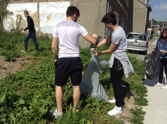 Editiepajot_ingezonden_don_bosco_groot_bijgaarden_ruimt_zwerfvuil1_07062015