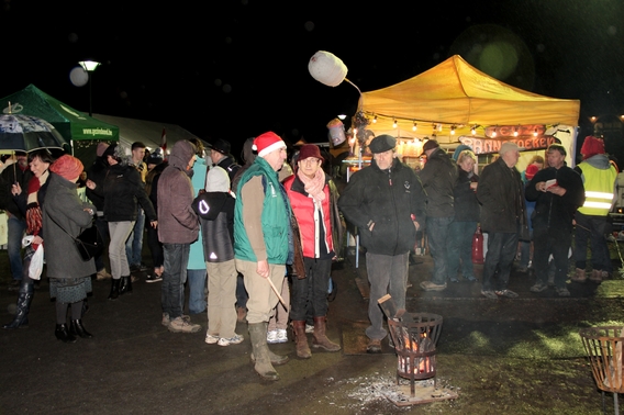 2014-12-21_kerstmarkt_zaklampenwandeling_017