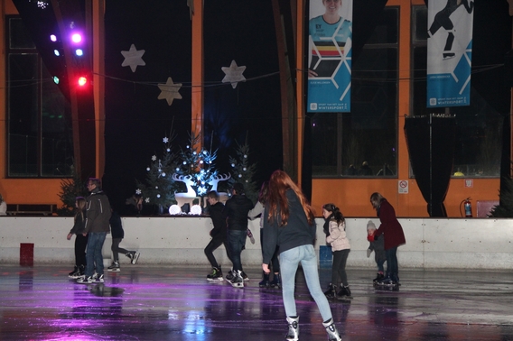 2015-12-23_christmas_on_ice_kerstival_bloso_ijshal__46_a