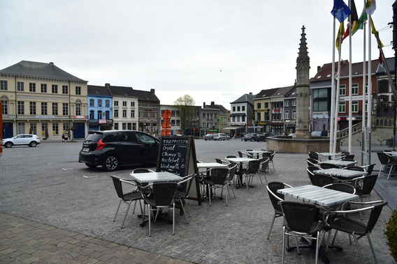 Editiepajot_jimmy_godaert_terrassen_op_binnenplein_van_de_markt