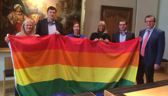Editiepajot_jimmy_godaert_geraardsbergen_trekt_de_kaart_tegen_homofobie_en_transfobie