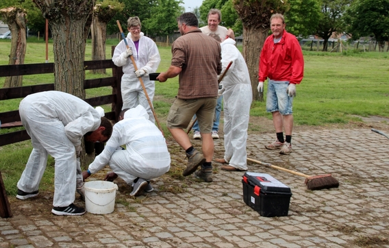 2016-05-22_de_hoeve_in_strijtem_opkuisen__12_a