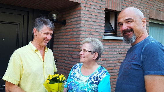 N-va_bewoners_in_de_bloemetjes