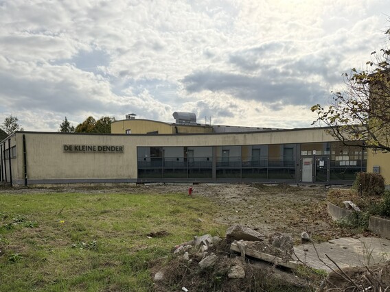 Zwembad_-_kleine_dender__vervallen_