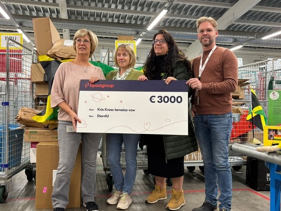 Uitreiking_cheque_1