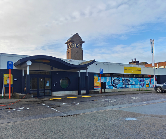 Dilkom_duurder_zwemmen__minder_toegankelijk