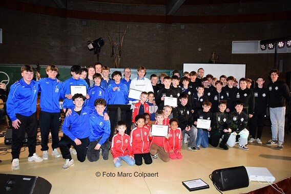 Editie_gooik_huldiging_kampioenen_jeugdteam__3__kopie_
