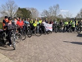 Neos_lennik__fietsen_in__groep__nieuwsbrief