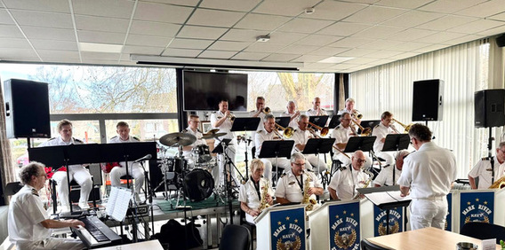 Mark_river_navy_foto_1