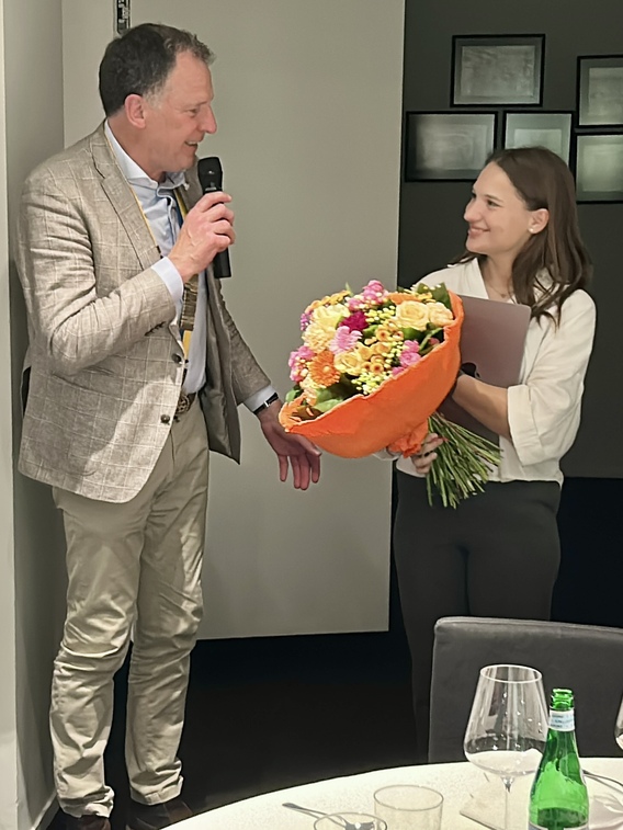 20260423_211834863_ios