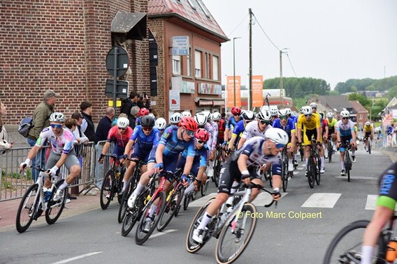 Koers in Galmaarden.- Foto Marc Colpaert