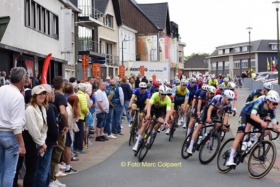 Koers in Galmaarden.- Foto Marc Colpaert