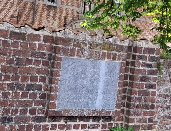 Herdenkingsplaat in Herne moet dringend hersteld worden !