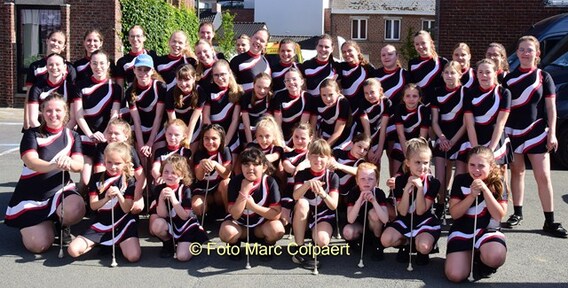 De majorettes Accelero Twirling team.- Foto Marc Colpaert 