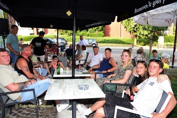 Feest in Vollezele.- Foto Marc Colpaert