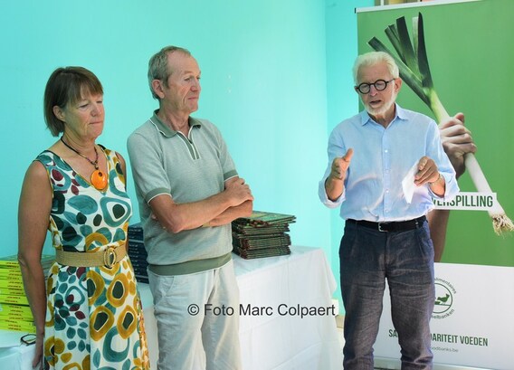 Karel Claes en Reina Ollivier jeugdauteurs ontstaan en ambitie van het project en Peter Van Bossuyt communicatiemanager van de BFVB.- Foto Marc Colpaert 