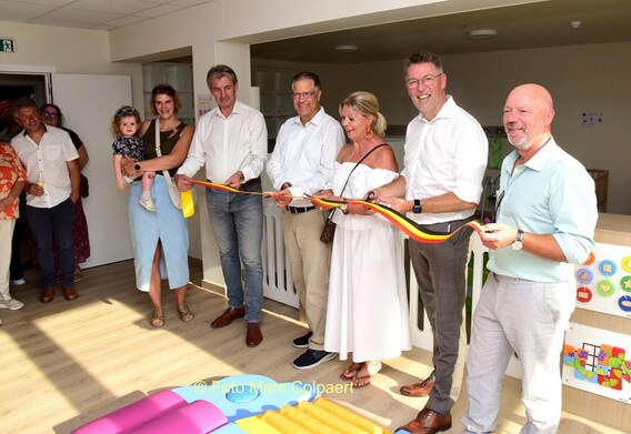 Het lint werd doorgeknipt.- Foto Marc Colpaert