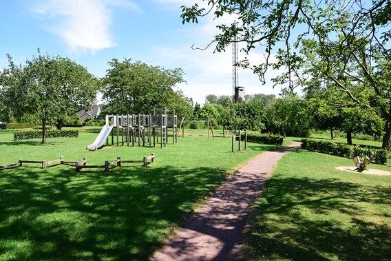 De mooie tuin van het Baljuwhuis.- Foto Marc Colpaert