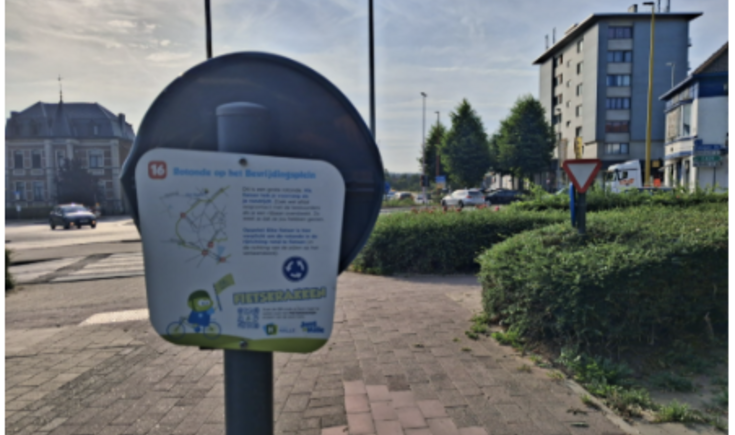 Fietskrakken-borden wijzen op moeilijke punten foto stad Halle 