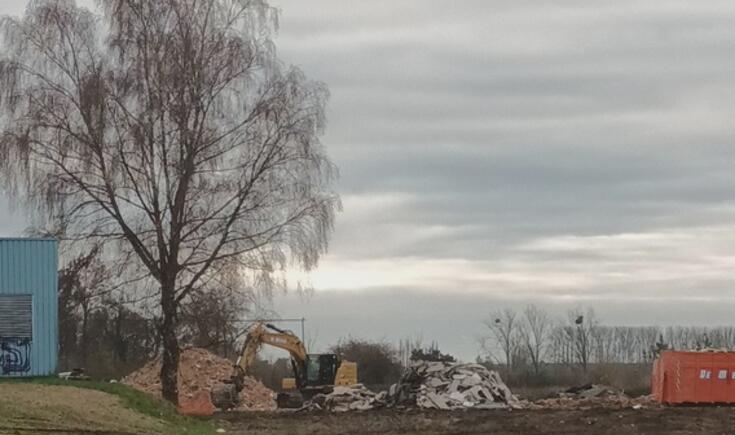 Nadat de werken afgelopen zijn zal er een losloopweide komen in Herne.- Foto Marc Colpaert