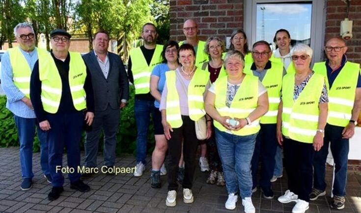 Deelnemers van de Start to Walk in Bever.- Foto Marc Colpaert