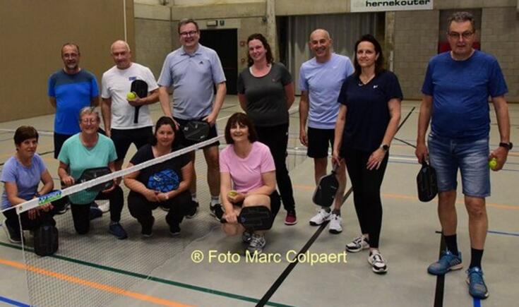 Pickleball spelen in de Hernekouter.- Foto Marc Colpaert