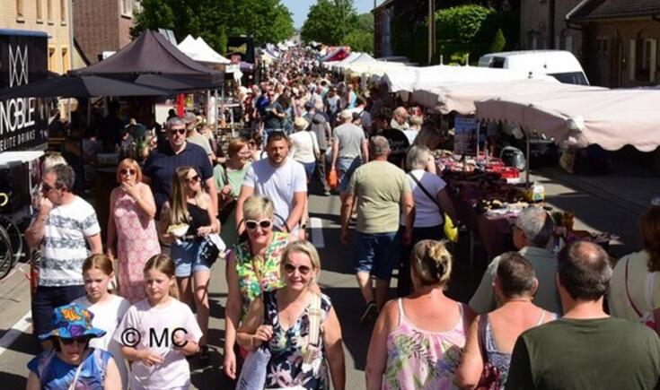 Veel volk op de jaarmarkt.- Foto Marc Colpaert