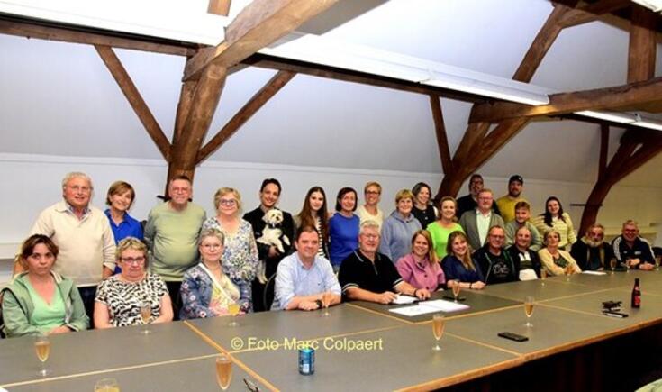 De mensen van toneelvereniging Wilskracht en Vreugd.- Foto Marc Colpaert