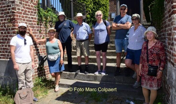 Pablo(links) met enkele moedige wandelaars.- Foto Marc Colpaert
