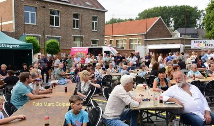 Feest in Gooik.- Foto Marc Colpaert