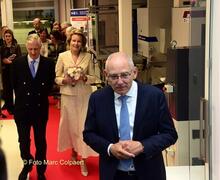 Hugo Thienpont mocht de vorsten rondleiden in Photonics.- Foto Marc Colpaert