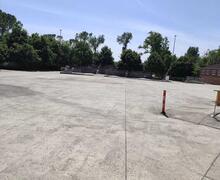 Extra parking op het containerpark van Galmaarden.- Foto Marc Colpaert